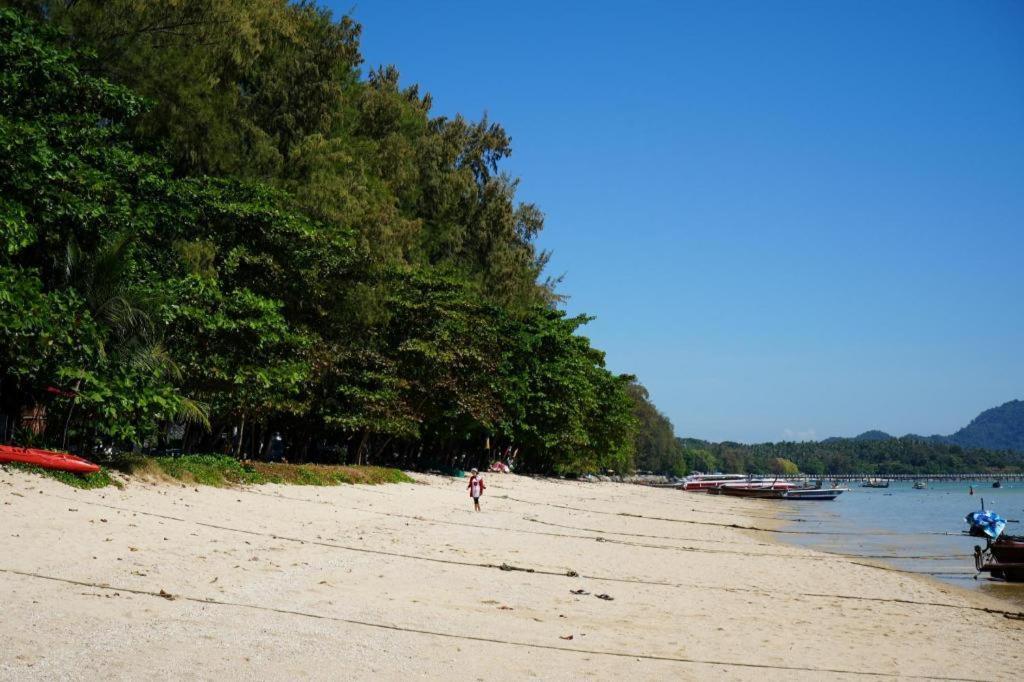 Oyo 450 Rawai Studios Resort Exteriér fotografie