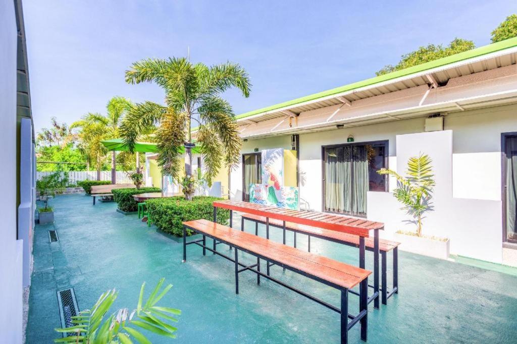 Oyo 450 Rawai Studios Resort Exteriér fotografie