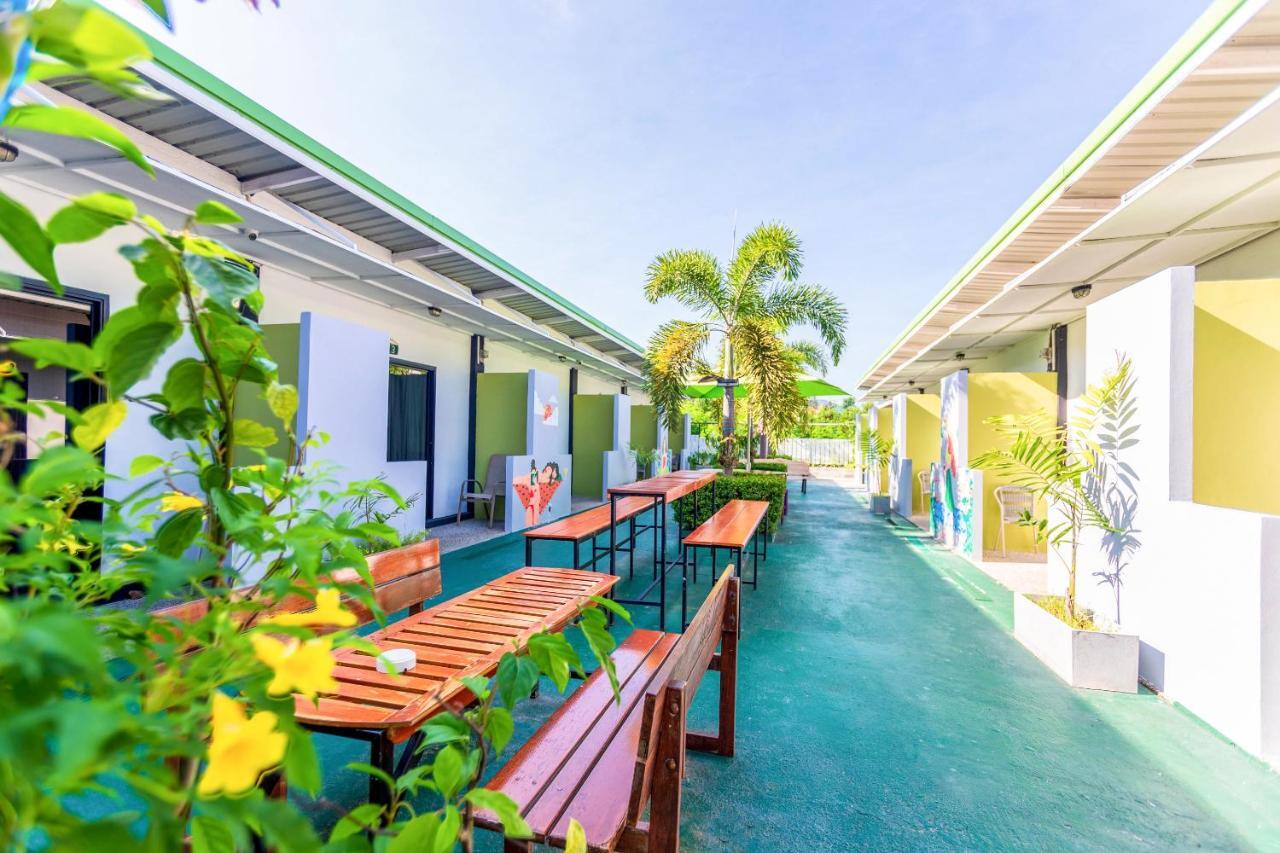 Oyo 450 Rawai Studios Resort Exteriér fotografie