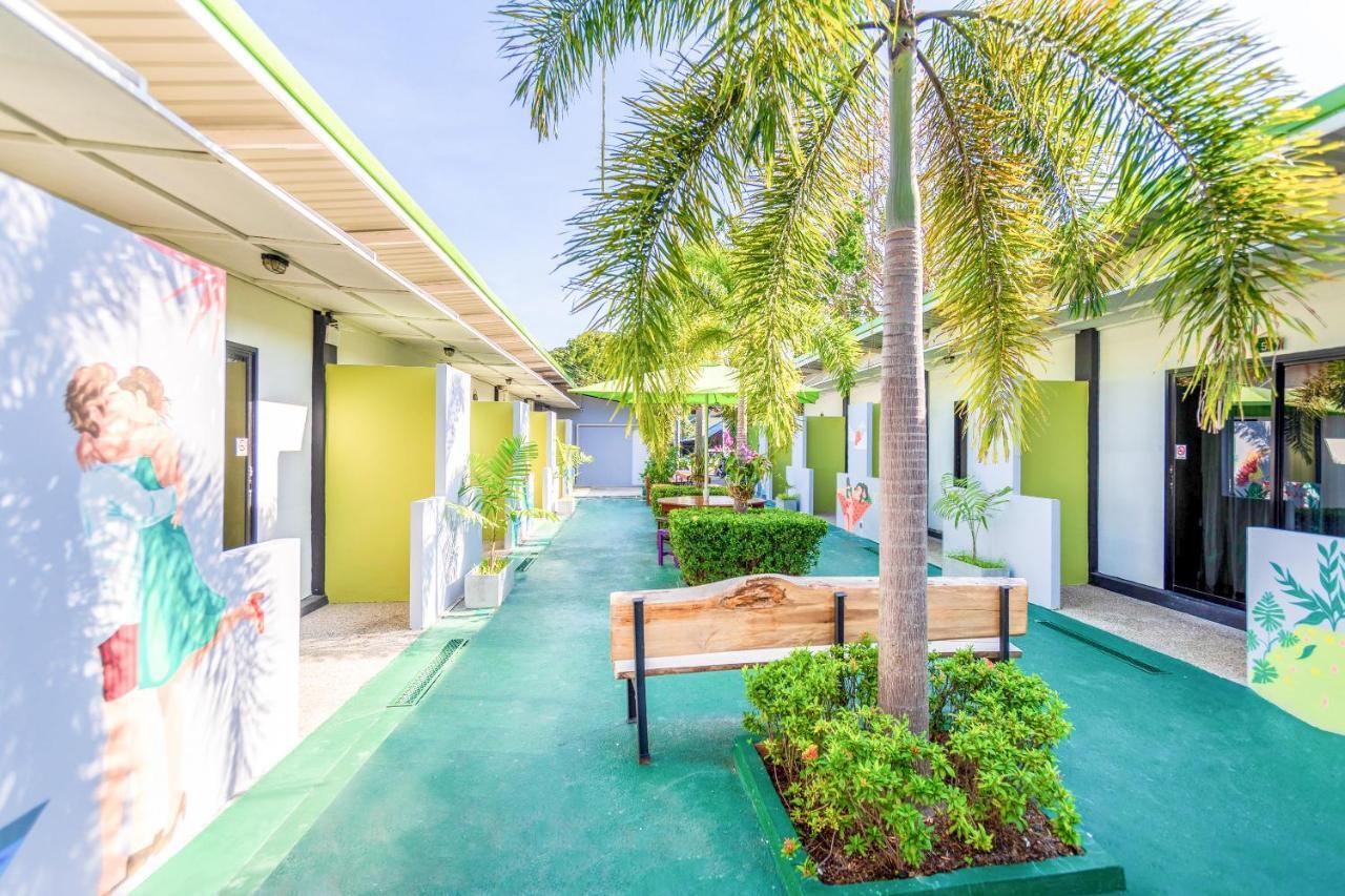 Oyo 450 Rawai Studios Resort Exteriér fotografie